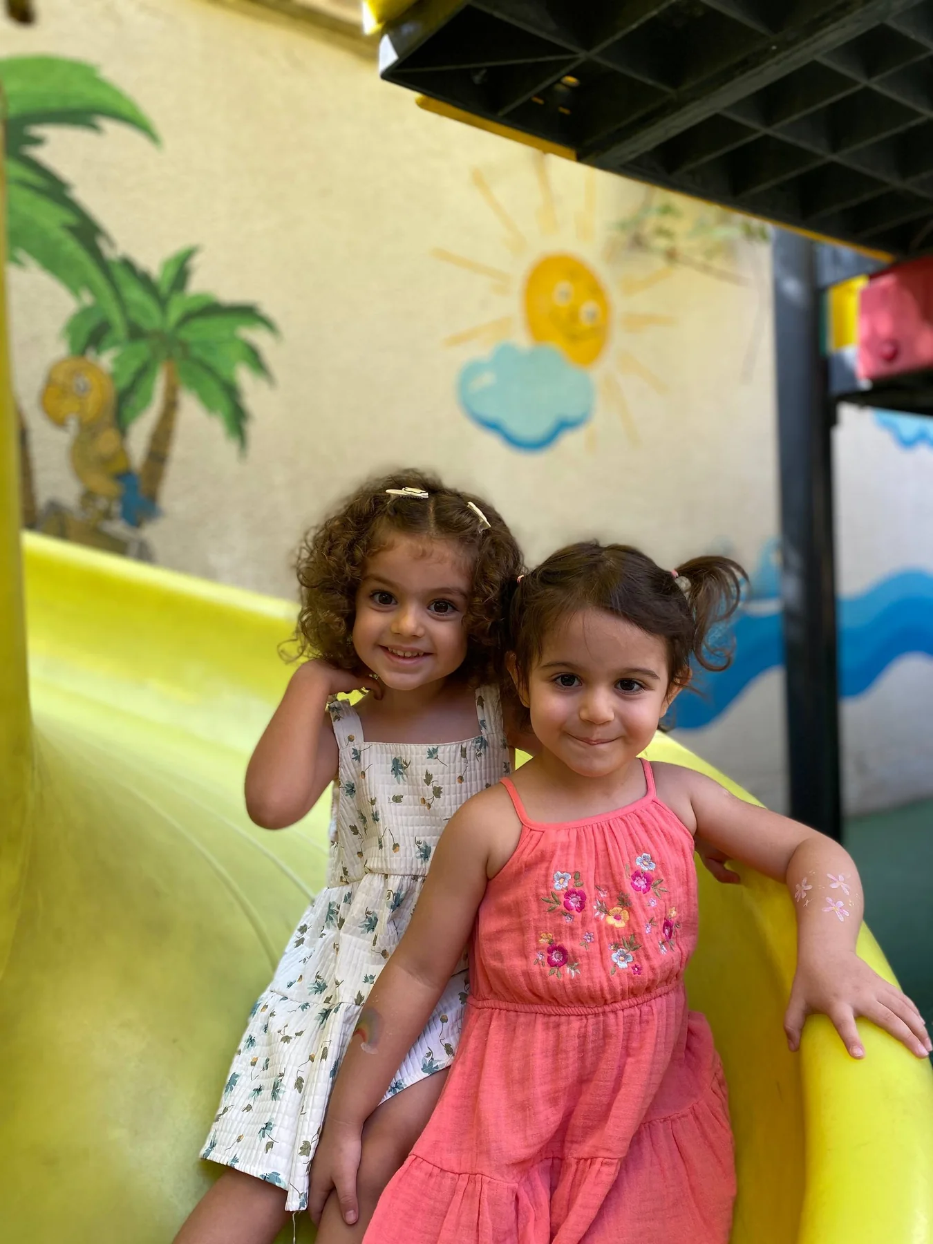 حیاط بازی